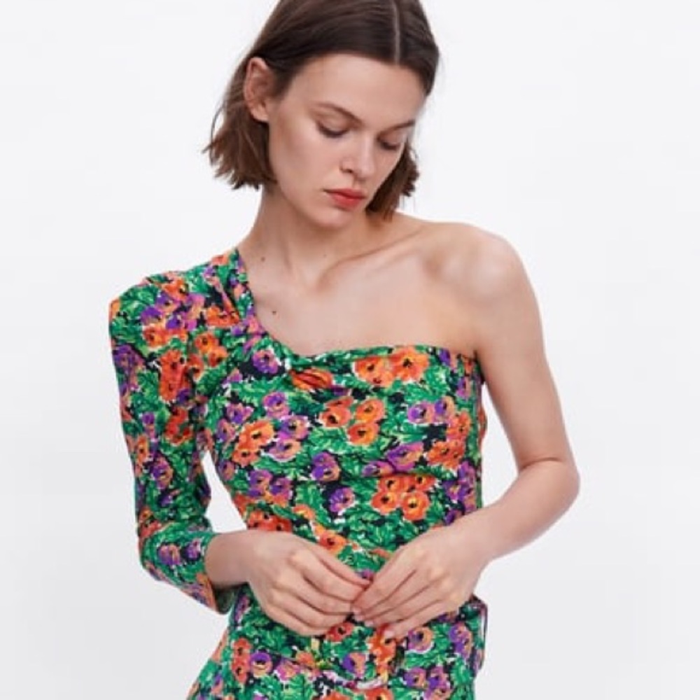 Final Sale🔥NWT ZARA Printed Asymmetric Top